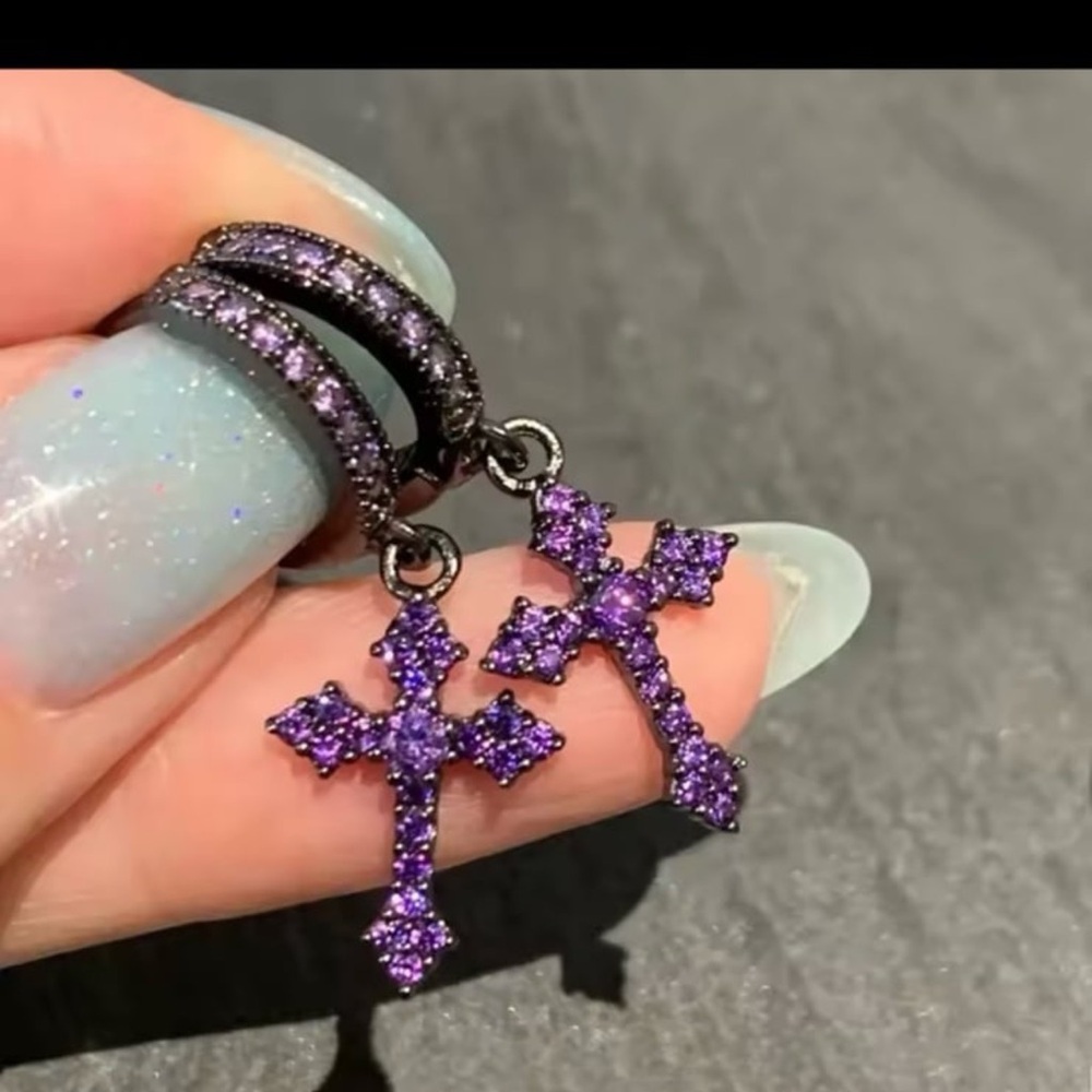 Gorgeous Amethyst Swarovski Elements Hematite Fin… - image 1